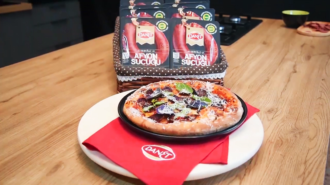 Sucuklu Pizza